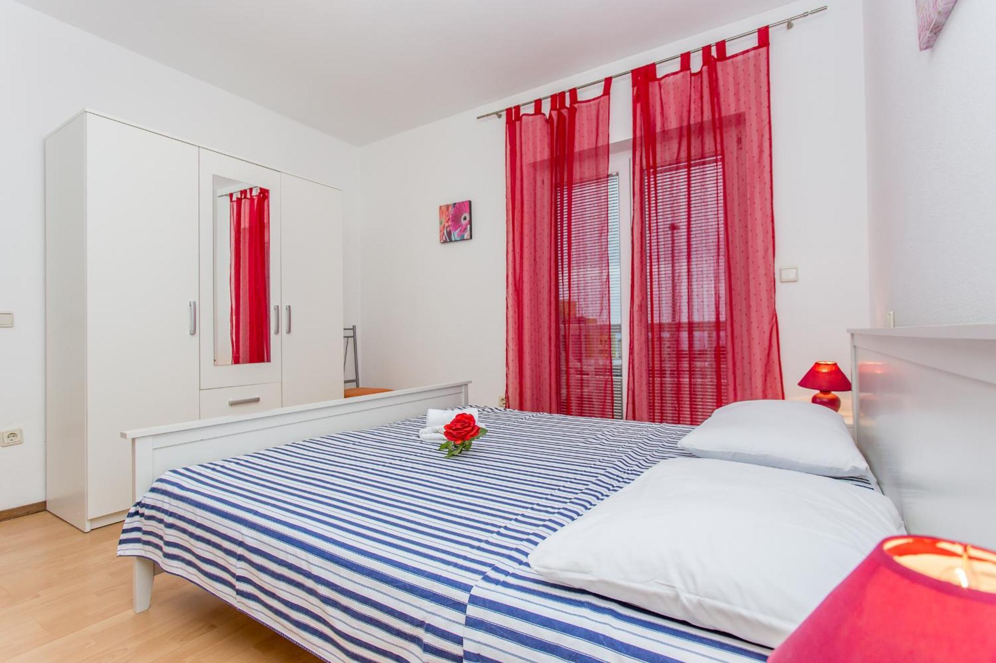 Apartments Grepo Sljeme Makarska Room photo